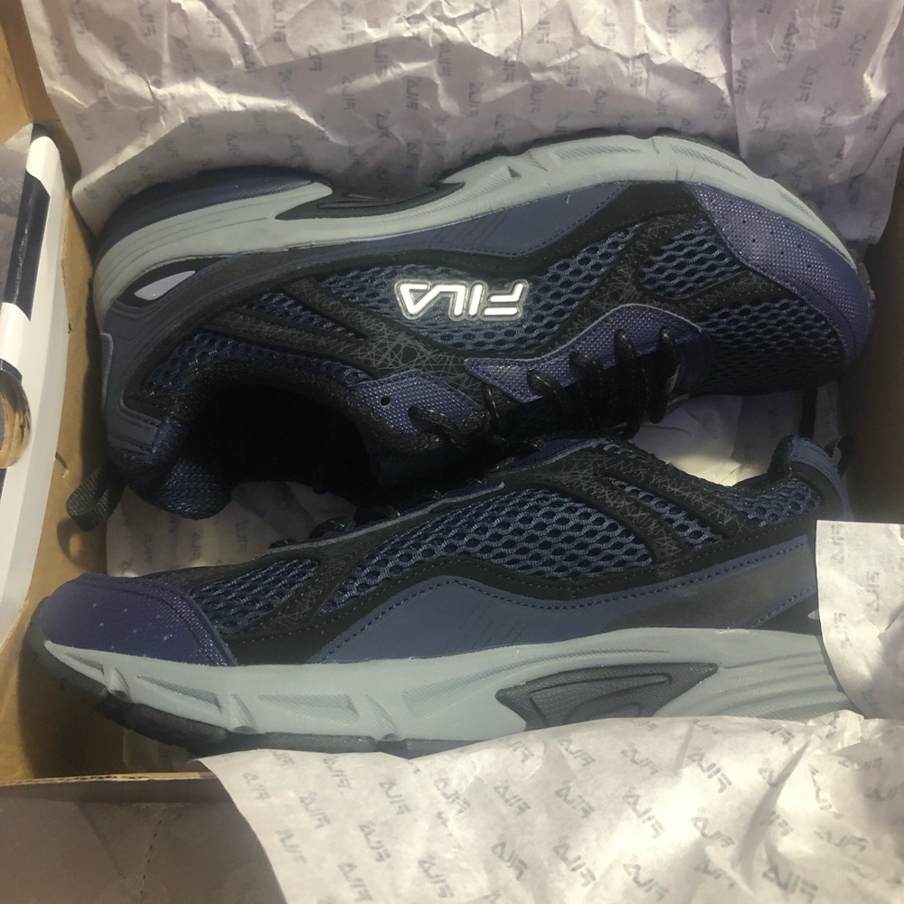 FILA WINDSHIFT 15 RUNNING SHOES NWT